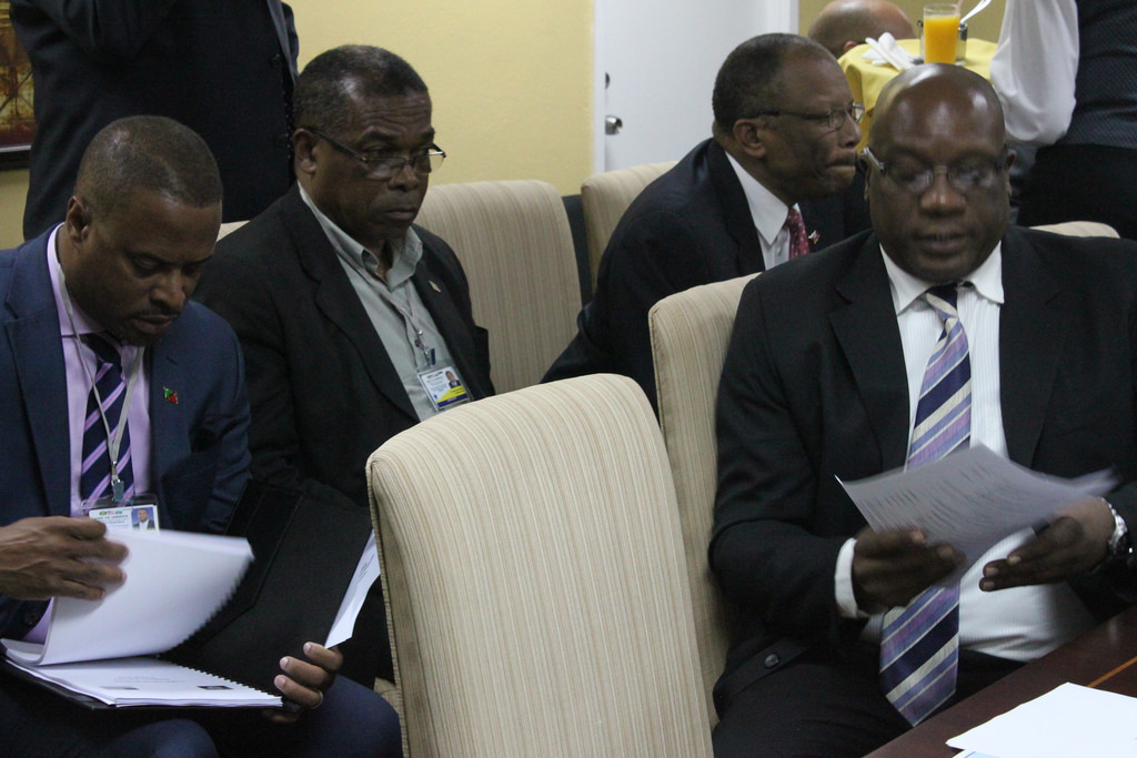 (l-r back seat) Federal Minister of Foreign Affairs and Deputy Premier of Nevis Hon. Mark Brantley, Federal Minister of Energy Ian “Patches” Liburd with (front seat) Prime Minister of St. Kitts and Nevis Hon. Dr. Timothy Harris at the CARICOM Heads Caucus in Jamaica on April 08, 2015, ahead of anApril 09, CARICOM-US Summit with President Barack Obama in Jamaica