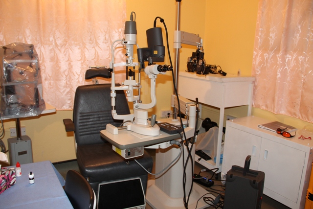 The Selective Laser Trabeculoplasty Machine donated to the Alexandra Hospital’s Eye Care Program by the Four Seasons Home Owners Association on April 10, 2015