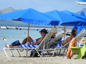 Recent visitors to Nevis relaxing on Pinney’s Beach